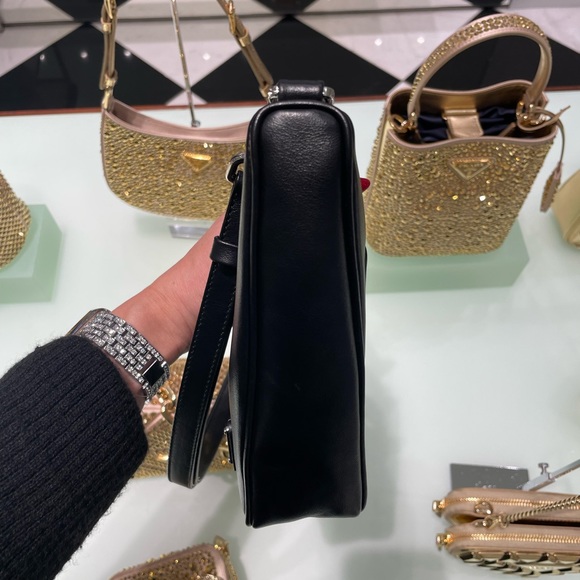 💯 Authentic PRADA Triangle Logo Embossed Leather Convertible Shoulder Bag (NWT) - Picture 8 of 16